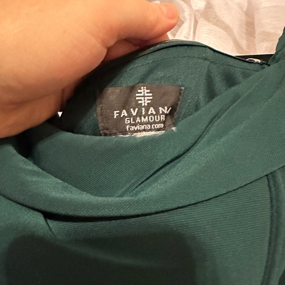 Faviana Dress - Picture 3 of 4